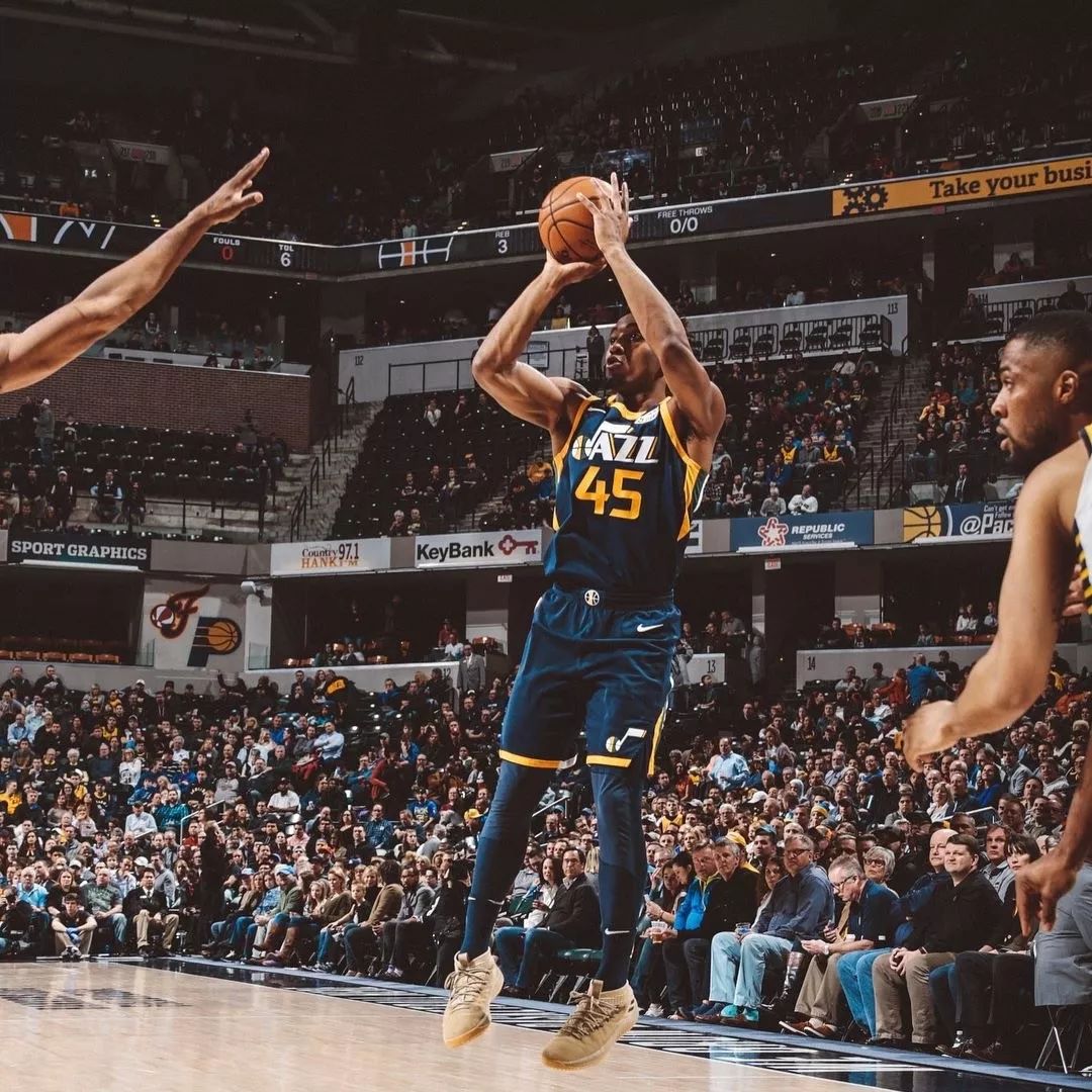 一线前场为 一线前场为